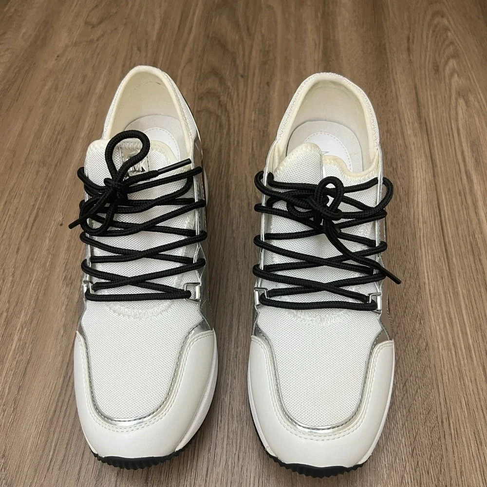 Michael Kors Liv Extreme Trainer Sneakers White Brown Signature Logo Size 8M